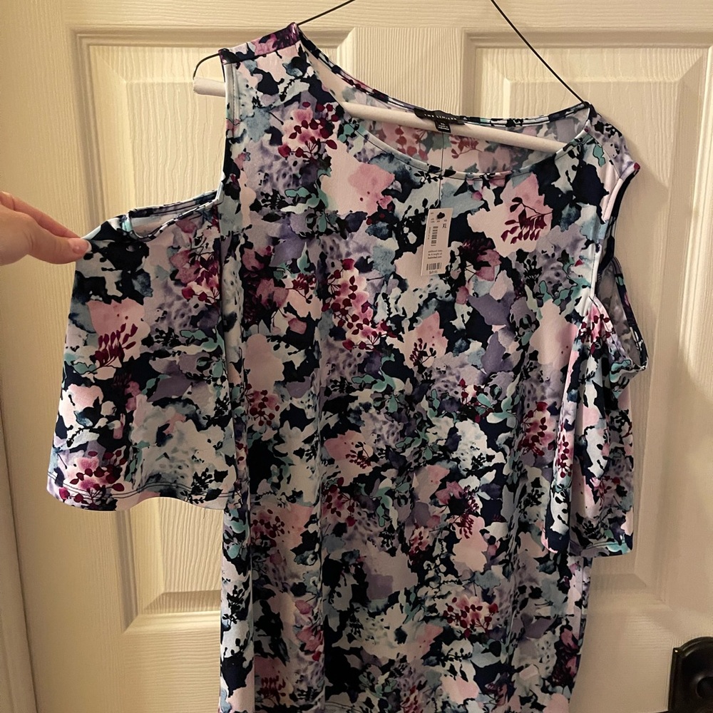 The Limited NWT Cold Shoulder XL Shirt